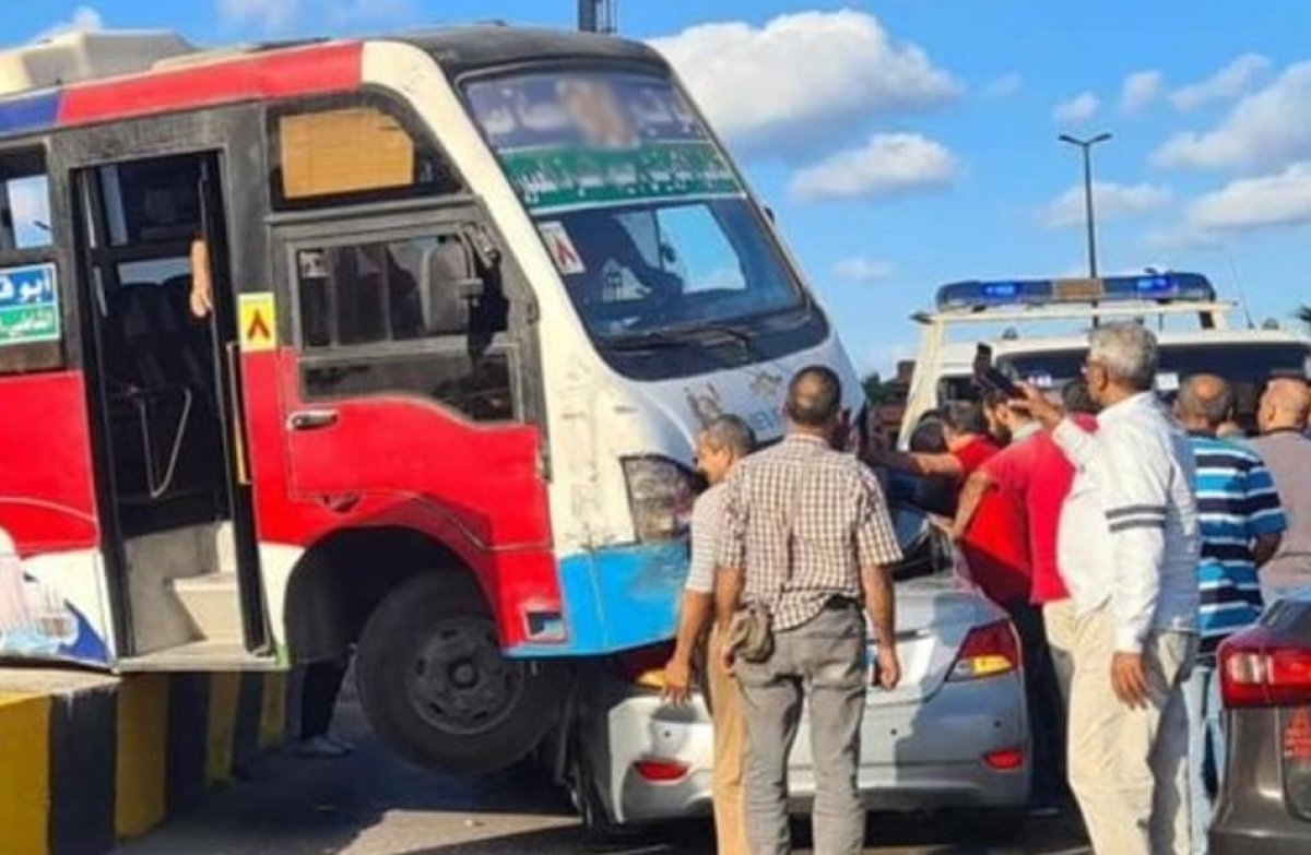 بالأسماء.. إصابة 17 موظفا في تصادم أتوبيس وسيارة ملاكي بالإسكندرية