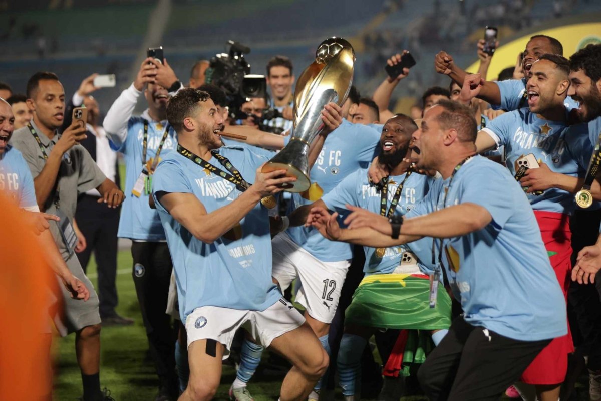 مراسم تتويج بيراميدز بدوري أبطال إفريقيا ويتأهل لكأس عالم الأندية 