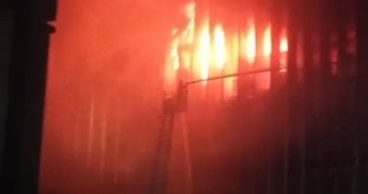 المصرية للاتصالات: فصل التيار خلال الحريق سبب تأثر الخدمة.. وتعويض المتضررين