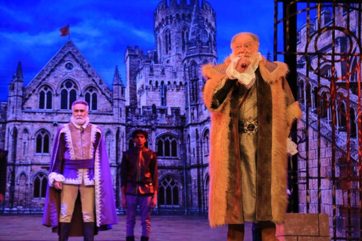 الفنان القدير طارق الدسوقي: الإقبال الكبير على  مسرحية «الملك لير» فاق توقعاتنا