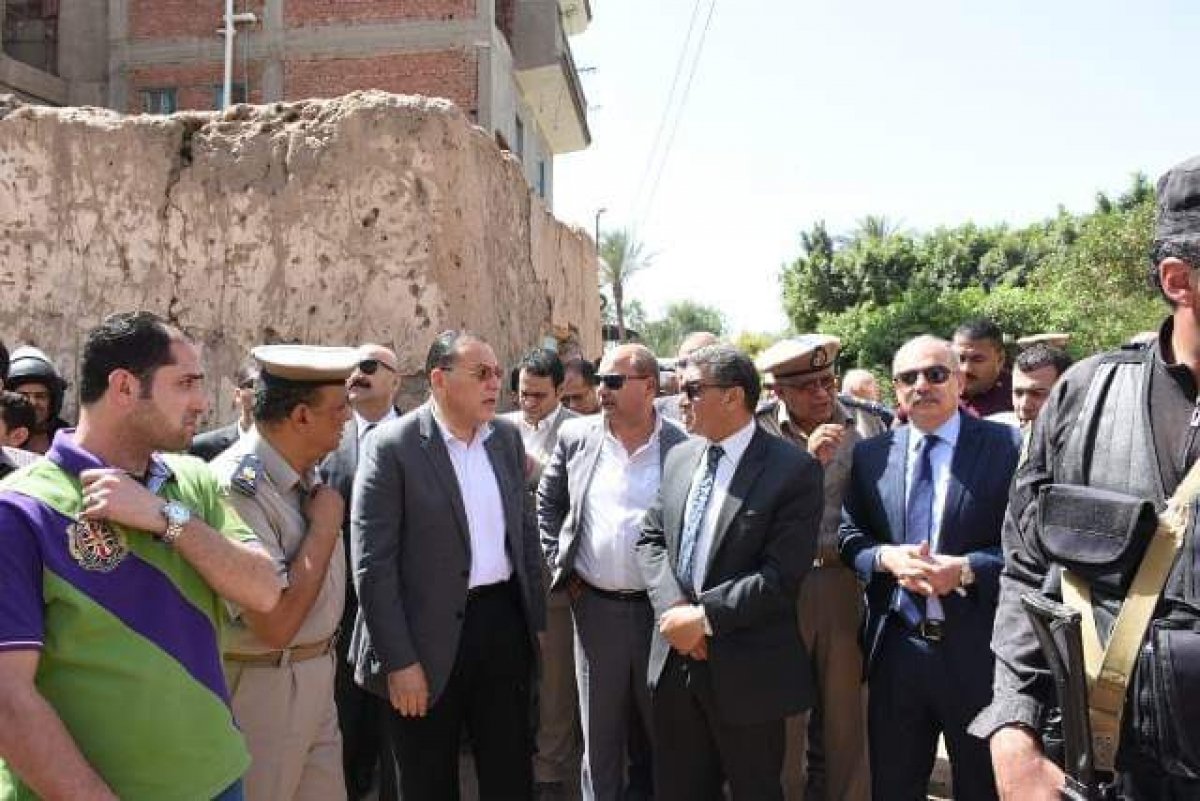 محافظ الشرقيه يقود حمله مكبره لإزالة التعديات على الأراضي الزراعيه و أراضي أملاك الدوله