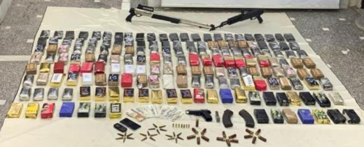 الداخلية توجه ضربة قاصمة للبؤر الإجرامية: مصرع عنصرين وضبط 723 كيلو مخدرات و119 سلاحًا ناريًا
