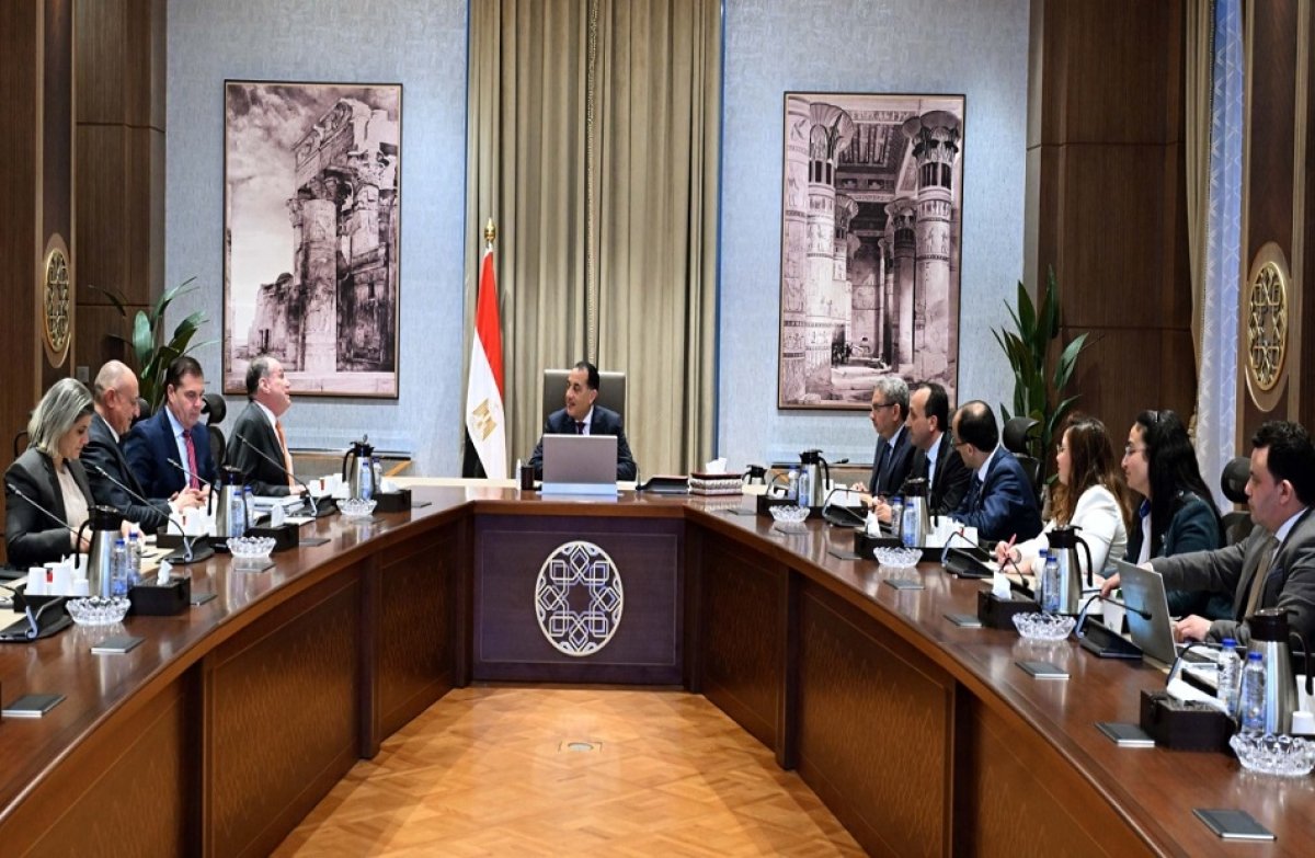 رئيس الوزراء يلتقي رئيس شركة "بلومبرج جرين" لبحث إقامة شراكات في عدة مجالات