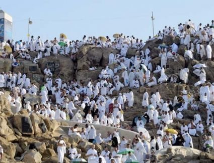أكثر من مليوني حاج يؤدون الركن الأعظم على صعيد عرفة
