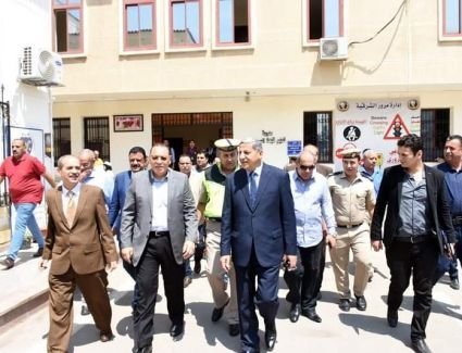 محافظ الشرقية يتفقد منظومة تركيب كاميرات المراقبة الجديدة بإدارة مرور الزقازيق