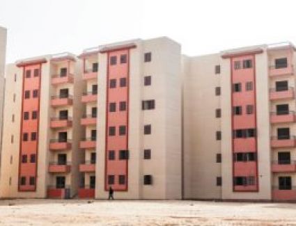 تنفيذ 35 مشروعاً خدمياً بمنطقة الإسكان الاجتماعى بمدينة العبور الجديدة