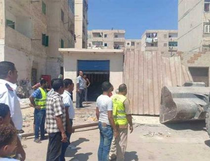 حملة مكبرة لإزالة المحال المخالفة بمساكن مبارك والعرائس بالإسكندرية