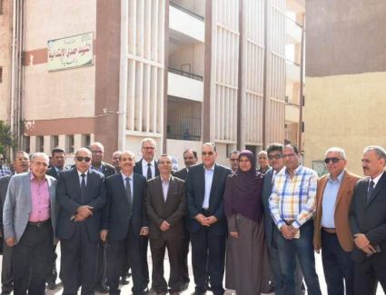 محافظ الشرقية يباشر العملية الدراسية بمدرسة الشهيد حمدي بالجُديدة بمركز ومدينة منيا القمح