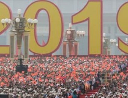 شاهد 70 طلقة وعروض بالدبابات والصواريخ و15 ألف جندى باحتفال عيد الصين الـ70