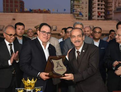 محافظ الشرقية يشهد نهائي الدورة التنشيطية لدوري القسم الثالث لكرة القدم على روح الشهيد النقيب عمر ياسر عبدالعظيم بإستاد جامعة الزقازيق 