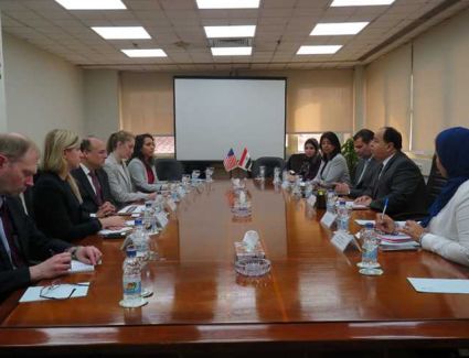 وزير المالية يلتقي مساعد وزير الخزانة الأمريكي لشؤون مكافحة تمويل الإرهاب (تفاصيل)