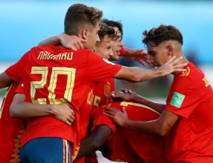 تأهل إسبانيا والمكسيك لدور الثمانية بمونديال الناشئين