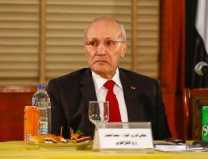 العصار يبحث مع وزير الشباب مقترح إنشاء مدينة للصناعات الرياضية