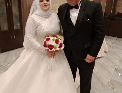 فى حفل بهيج وزفاف سعيد للعروسين