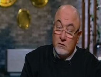 قال الدكتور خالد الجندى عضو المجلس الأعلى للشئون الإسلامية، إنه يثبت كل ما أثبته القرآن والحديث الشريف، مردفاً: "لا ننكر الحور العين ولكن ننكر الكيفية والمطابقة".