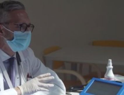 الولايات المتحدة تسلم العراق أجهزة فحص فيروس كورونا