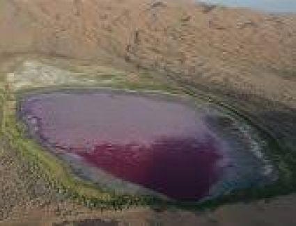 حيرت العلماء .. بحيرة فى الهند يتحول لونها فى ليلة والسبب غير معروف