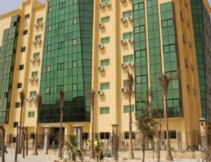 جامعة النهضة تقدم 10 منح كاملة لأوائل الثانوية العامة من محافظات الصعيد