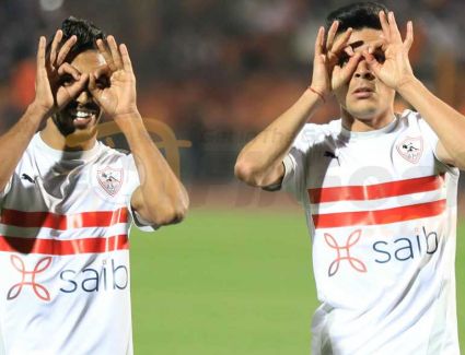 وصول الثنائي المغربي بن شرقي واوناجم القاهرة والخضوع لمسحة طبية