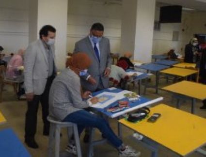 رئيس جامعة بنها يتفقد اختبارات القدرات بكلية الفنون التطبيقية. "صور"