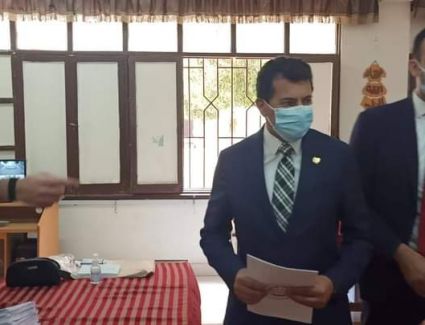 وزير الرياضة يدلي بصوته في انتخابات مجلس الشيوخ بالشروق