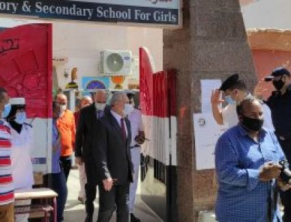 محافظ الأقصر يتفقد لجان انتخابات مجلس الشيوخ.«صور»