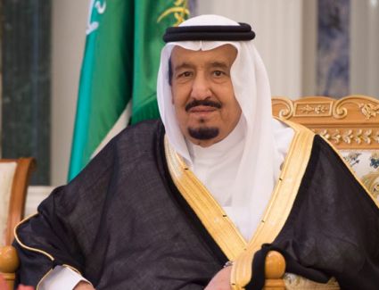 الملك سلمان ورئيس وزراء تونس يشهدان توقيع اتفاقات بين البلدين 