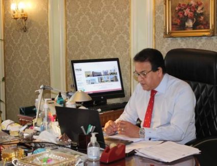 .وزير التعليم العالي ورئيس المجلس الاعلى للمستشفيات الجامعية  يوجه بتكريم شهداء الاطقم الطبية والإدارية والنماذج المشرفة في مواجهة فيروس كورونا المستجد