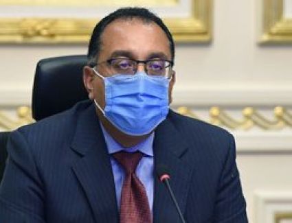 رئيس الوزراء: الحكومة ترحب بالاستثمارات الجديدة.. ومستثمر يعلن ضخ مليار دولار