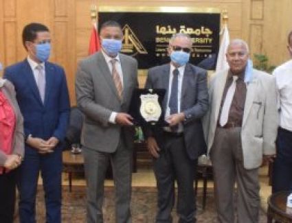 رئيس جامعة بنها يستقبل رئيس الجامعة المصرية الإسلامية بكازاخستان لبحث سبل التعاون