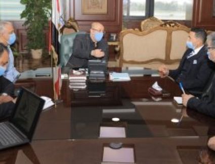 محافظ بنى سويف يبحث امكانية التعاون فى مشروع تطوير منظومة مواقف السيارات
