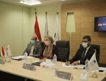 وزيرة البيئة تشيد بدور الأكاديمية الوطنية للشباب فى إنشاء قاعدة كبيرة من الكفاءات الشبابية المؤهلة للعمل السياسي والإداري بالدولة