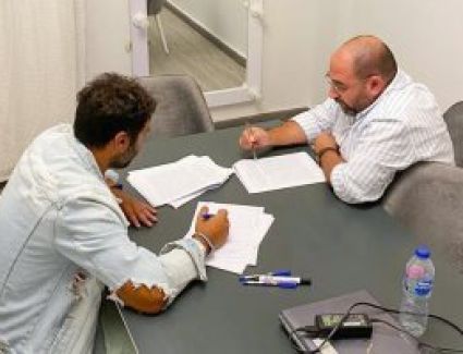 مخرج "حلم سوسن" يجرى بروفات مع أبطال الفيلم قبل العودة للتصوير