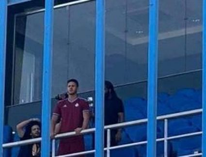 رمضان صبحي ينهى الجدل ويظهر بتيشرت بيراميدز بعد رحيله عن الأهلي