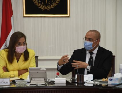 وزيرا الإسكان والتخطيط يبحثان سبل إدارة أصول الدولة غير المُستغلة.. ومشاركة القطاع الخاص فى تنفيذ مشروعات تحلية مياه البحر