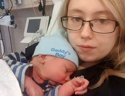 بريطانية تكتشف انها حامل قبل موعد الولادة بساعة واحدة فقط