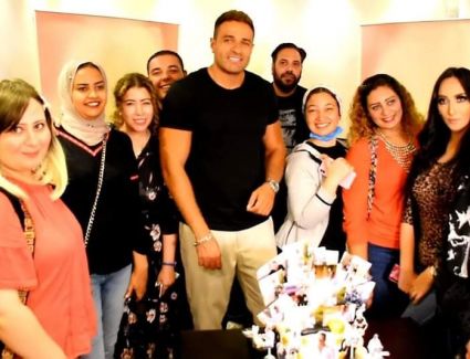 بالصور ... محمد نور يحتفل بنجاح احدث اغانيه "جاني في ملعبي" وسط الصحفيين و الاعلاميين