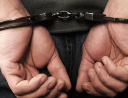 سقوط شخص بحوزته ربع كيلو من مخدر الماريجوانا داخل سيارته بالتجمع الخامس