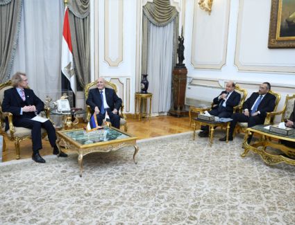 استقبل الدكتور محمد سعيد العصار وزير الدولة للإنتاج الحربى ساندر سون سفير إستونيا بالقاهرة