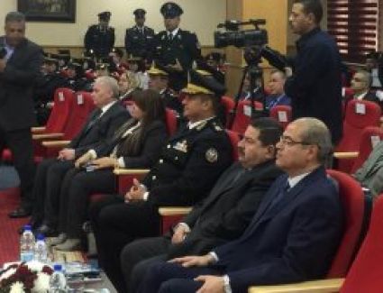  اللواء زكريا الغمري مساعد وزير الداخلية لقطاع السجون، إن السجين فى بعض المصانع بالسجون يحصل على راتب شهرى ما بين 3 آلاف إلى 6 آلاف جنيه.