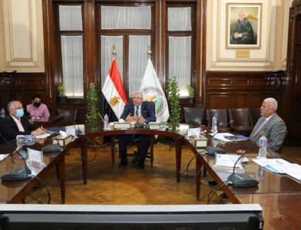 وزير الزراعة يبحث آليات دعم وتطوير الخدمة الصحية بمستشفى الزراعيين