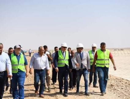 محافظ قنا يتفقد مشروعات مياه الشرب والصرف الصحي بمدن نقاده وقفط وقوص