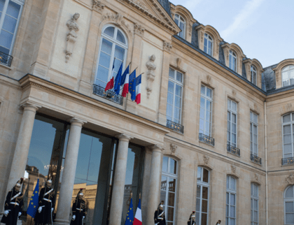 فرنسا تؤكد دعمها لأكراد سوريا بعد الانسحاب الأمريكي 