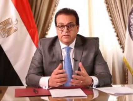 وزير التعليم العالى يؤكد التعاقد مع منصات تعليمية لتطبيق التعليم الهجين