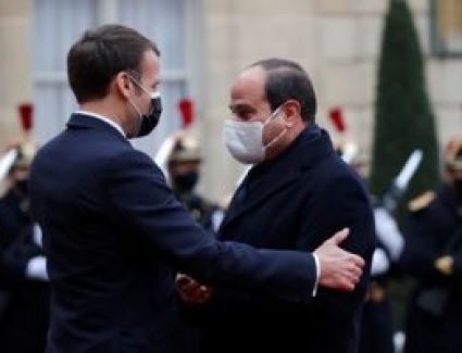 رسائل حاسمة من الرئيس السيسى فى حوار شامل مع لوفيجارو: يجب معاقبة ممولى الإرهاب.. فرنسا باتت تدرك خطورة الإخوان.. وهناك 6 قنوات تديرها وتمولها دول أجنبية لاستهداف شعبنا ونشر "أيديولوجية ظلامية"