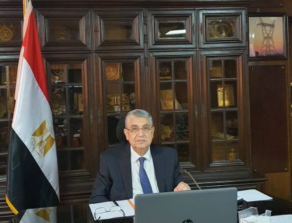 1,6 مليار جنيه  لتطوير شبكات توزيع الكهرباء بقطاع توزيع كهرباء قنا خلال الفترة من عام 2014 حتى عام 2020 