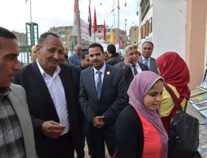 رئيس مستقبل وطن يشهد معرضا للفن التشكيلي بمركز إبشواي في الفيوم