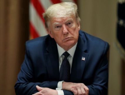 ترامب يغادر البيت الأبيض قبل 4 ساعات على انتهاء ولايته