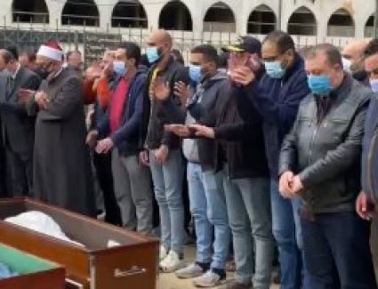 شيعت جنازة الفنان محمود عبد الغفار من مسجد الصباح بحي الهرم 