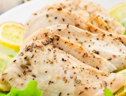 طريقة 'عمل صدور الدجاج بالليمون والثوم 